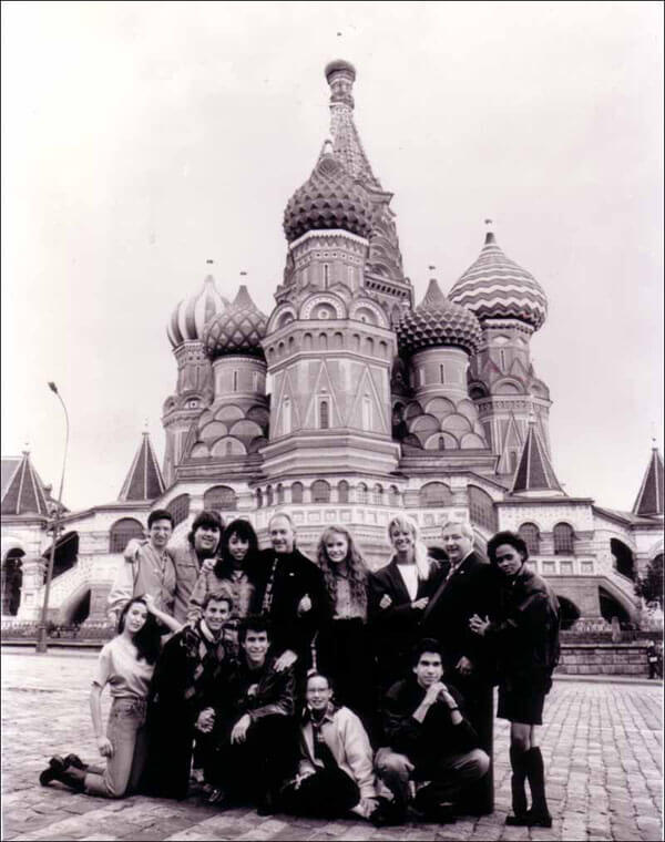 With the "Head of the Class" cast in Moscow.